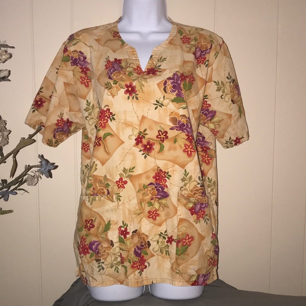 Barco scrub top